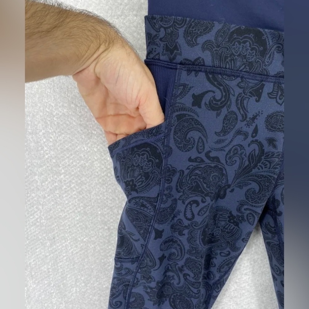 Lululemon En Route Crop legging Blue Paisley Jogger Full-on Luon Sz6☀️ - Picture 12 of 16